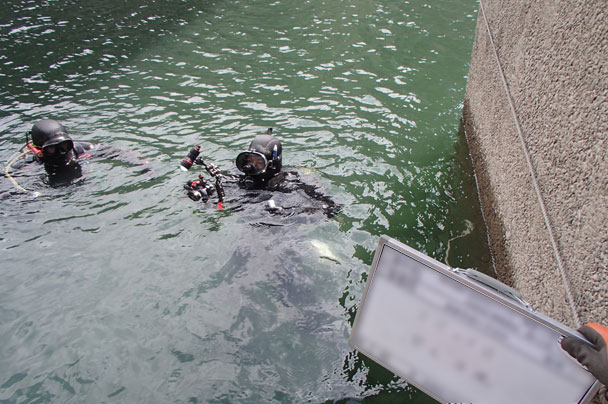 橋台・橋脚潜水調<